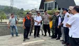 Banjir rob Palabuhanratu Sukabumi Jabar menyisakan pengungsi 80 KK dari dua desa.